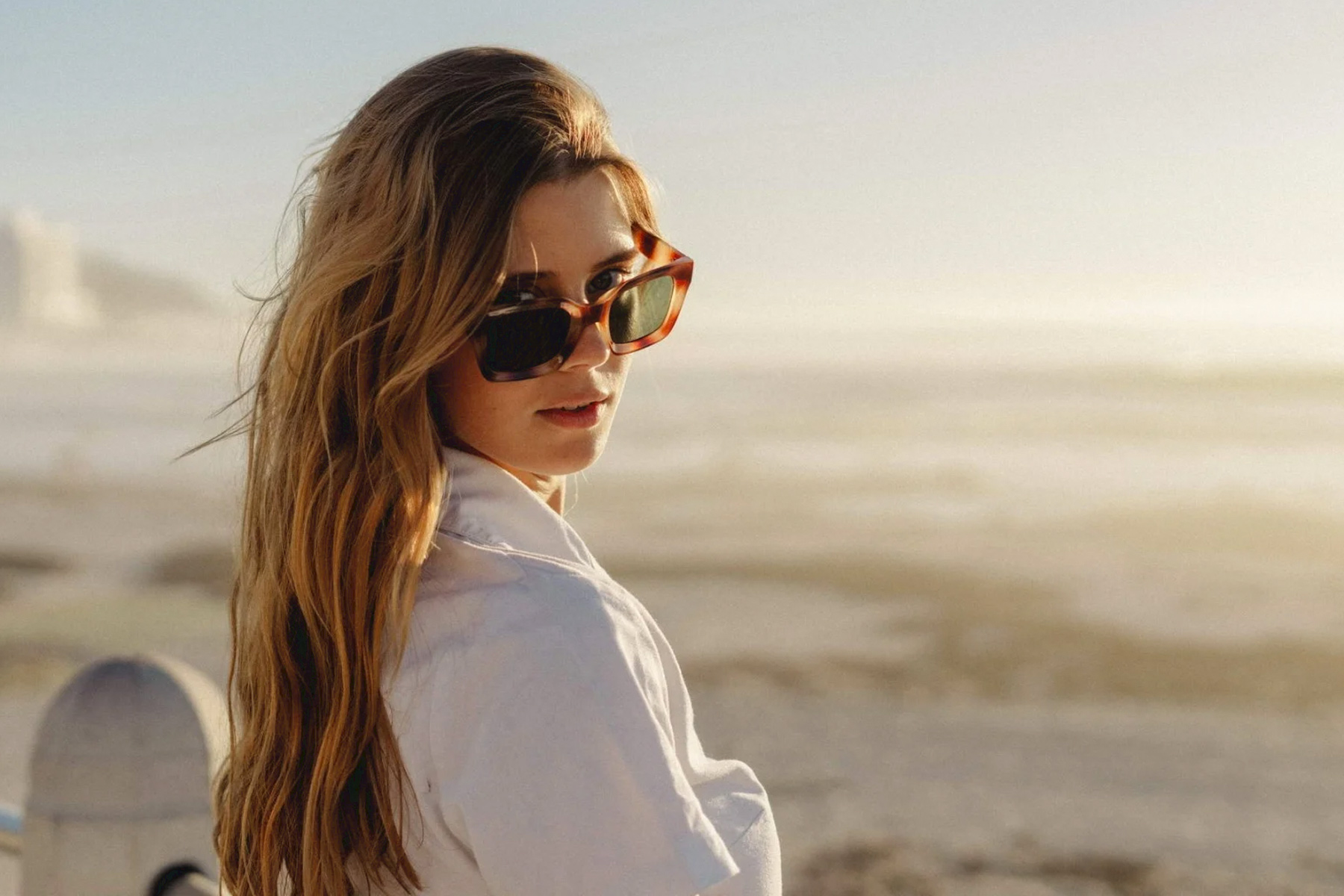 amsterdam-coffee-modelo-gafas-de-sol-festivaleras-y--en-tendencia-verano-2023