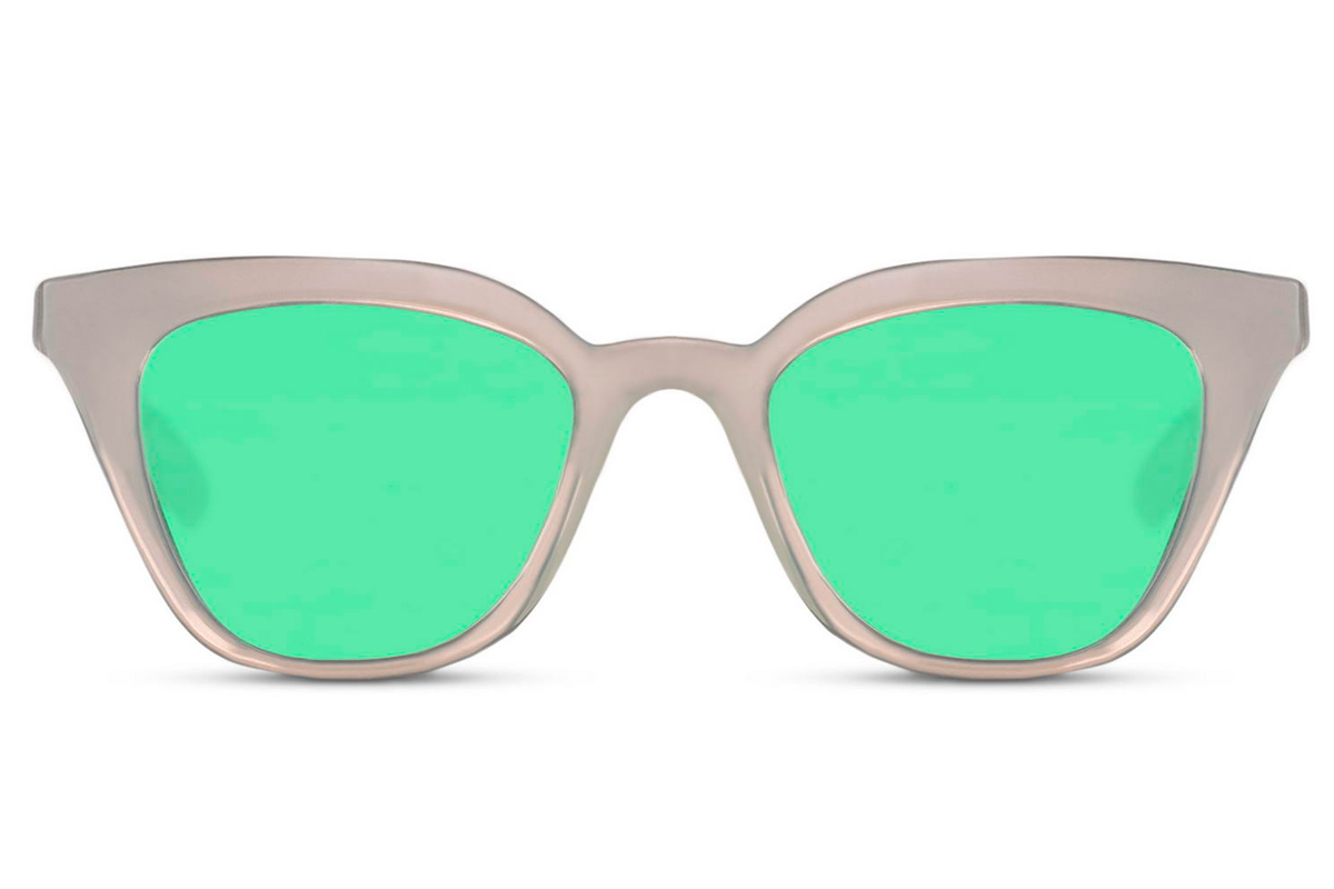 atenas-alien-modelo-de-gafas-de-sol-festivaleras-transparentes-y-en-tendencia-verano-2023