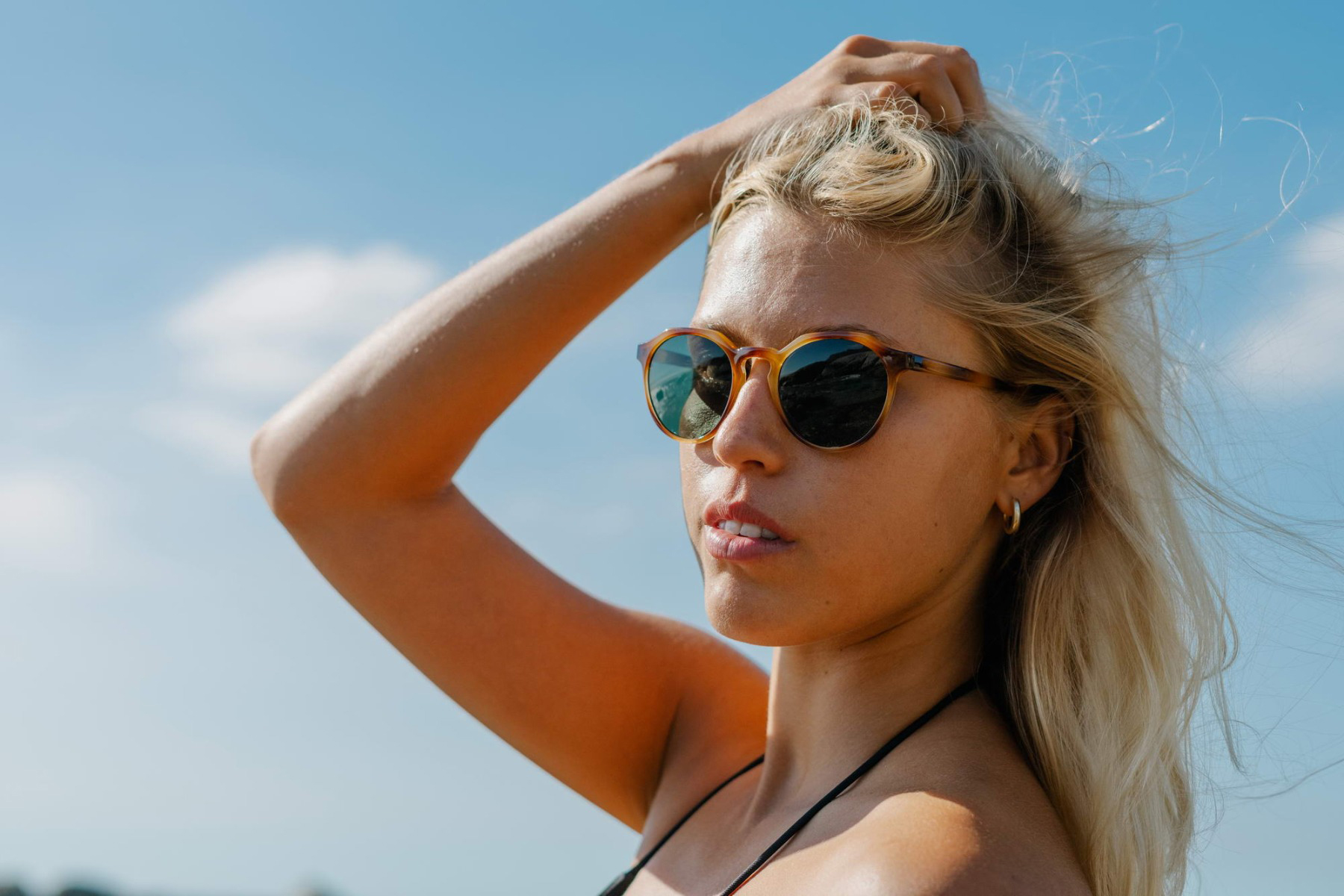 denver-coffee-modelo-gafas-de-sol-en-tendencia-verano-2023-redondas